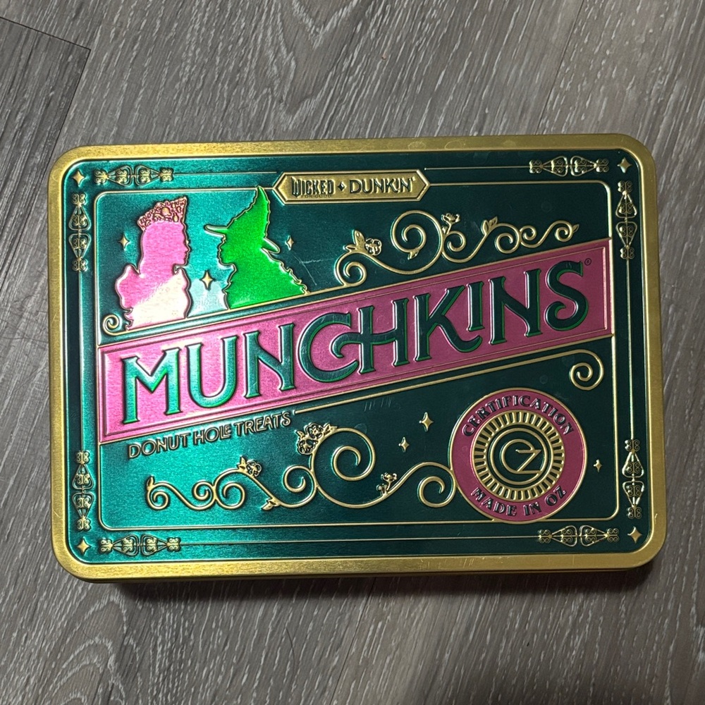 Dunkin' Munchkins Tin Box